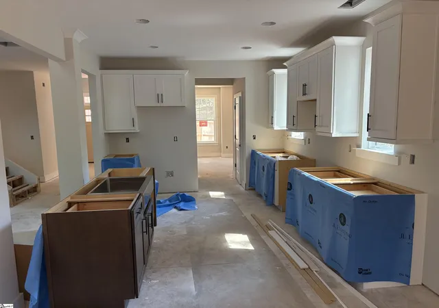 Photo 3 of Single family home for sale at 423 Martin Dr, Greenville, SC 29617 | MLS# 1582437 | Listing updated on 2026-09-03