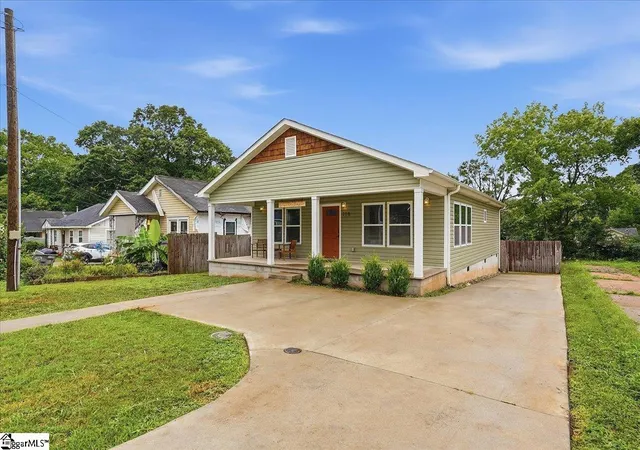 Photo 2 of Sale Pending at 114 Gridley St, Greenville, SC 29609 | MLS# 1599452 | Listing updated on 2026-09-04