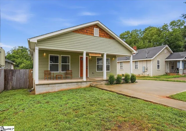 Photo 2 of Sale Pending at 114 Gridley St, Greenville, SC 29609 | MLS# 1599452 | Listing updated on 2026-09-04