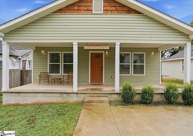 Photo 3 of Sale Pending at 114 Gridley St, Greenville, SC 29609 | MLS# 1599452 | Listing updated on 2026-09-04
