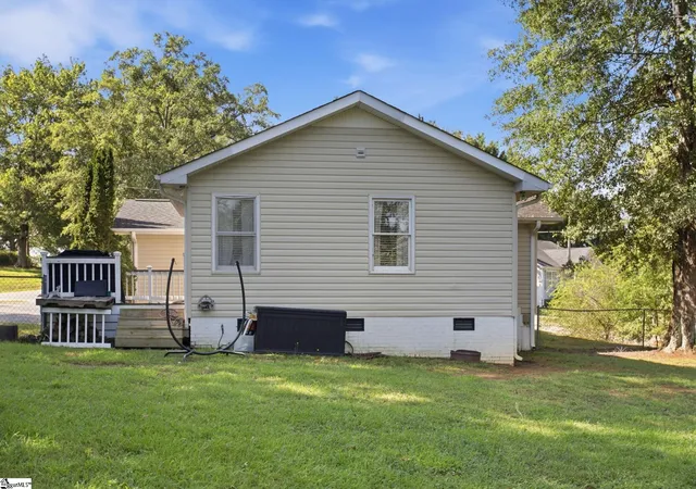 Photo 19 of Single family home for sale at 824 Chick Springs Rd, Taylors, SC 29687 | MLS# 1602729 | Listing updated on 2026-09-11
