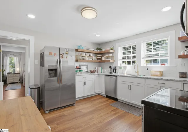 Photo 2 of Single family home for sale at 824 Chick Springs Rd, Taylors, SC 29687 | MLS# 1602729 | Listing updated on 2026-09-11