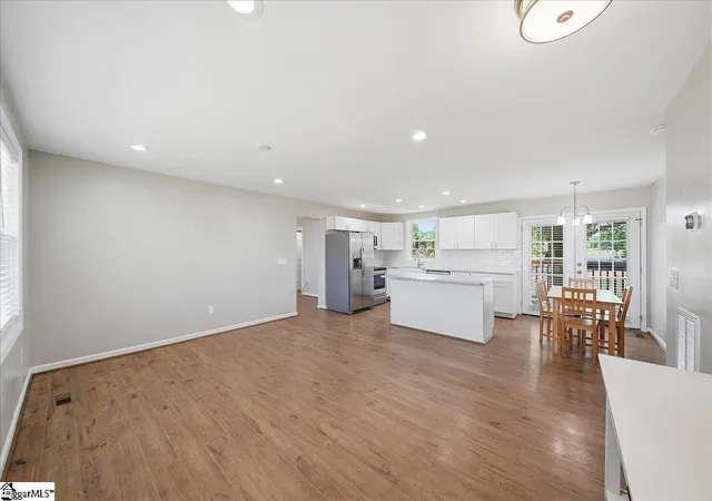 Photo 4 of Single family home for sale at 123 Monaview Cir, Greenville, SC 29617 | MLS# 1602733 | Listing updated on 2026-09-04