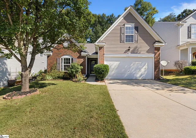 Photo 1 of Single family home for sale at 12 Knoll Ridge Dr, Greer, SC 29650 | MLS# 1606125 | Listing updated on 2026-10-26