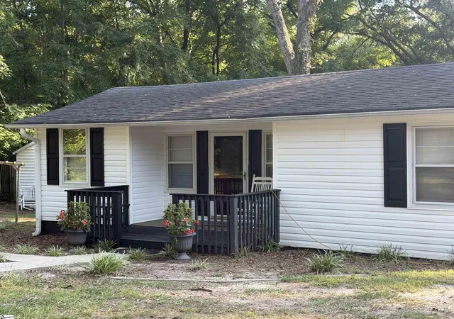 Single family home for sale at 2127 Hellams Rd, Gray Court, SC 29645 | MLS# 1603085