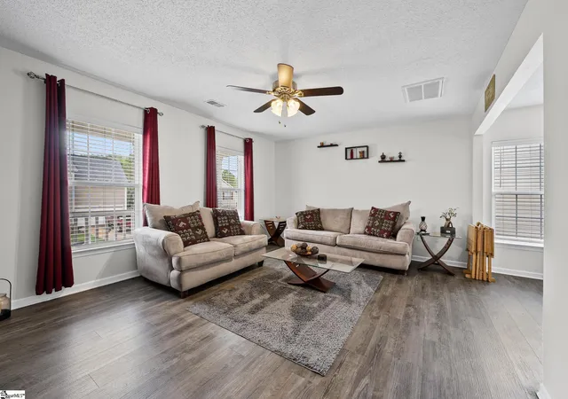 Photo 3 of Single family home for sale at 317 Hampton Ridge Dr, Greer, SC 29651 | MLS# 1605007 | Listing updated on 2026-10-21