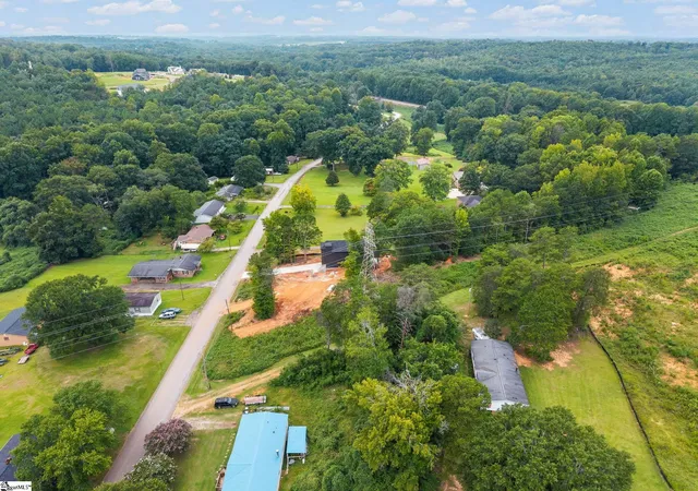 Photo 4 of Single family home for sale at 1010 Highland Rd, Easley, SC 29640 | MLS# 1603265 | Listing updated on 2026-09-09