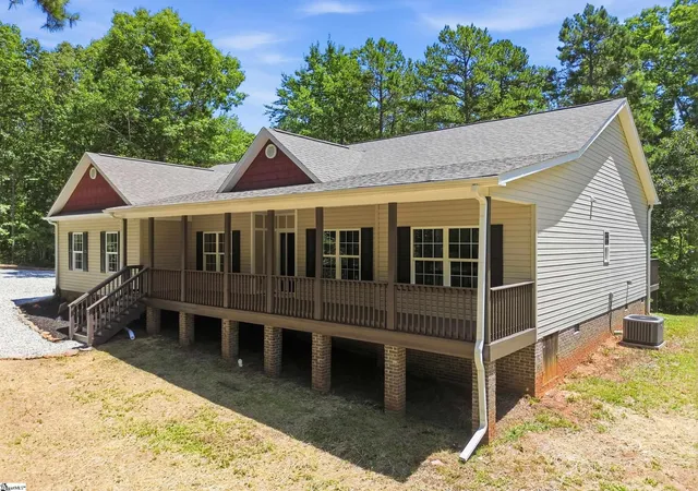 Photo 3 of Single family home for sale at 146 Windmont Rd, Pickens, SC 29671 | MLS# 1597296 | Listing updated on 2026-10-05