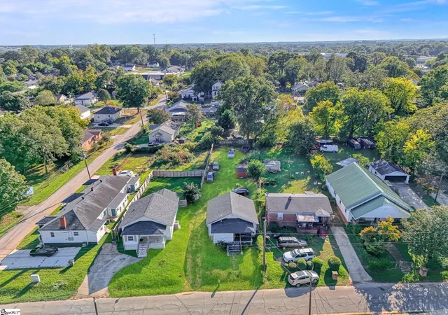 Photo 2 of Sale Pending at 105 Judson Rd, Greenville, SC 29611 | MLS# 1605666 | Listing updated on 2026-10-13