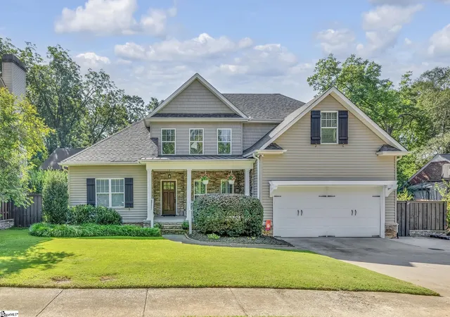 Photo 1 of Single family home for sale at 11 Rice St, Greenville, SC 29605 | MLS# 1603653 | Listing updated on 2026-09-12