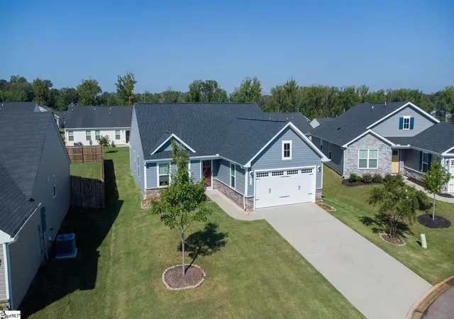 Photo 3 of Single family home for sale at 415 Sidney Wilson Ct, Greenville, SC 29605 | MLS# 1604405 | Listing updated on 2026-09-26