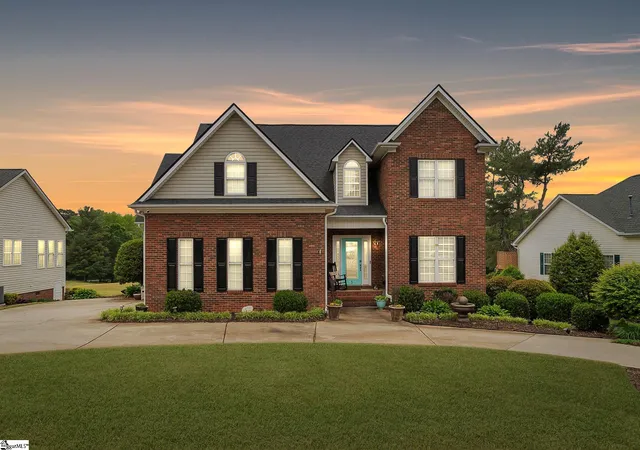 Photo 1 of Single family home for sale at 3 Tee Time Ct, Greenville, SC 29609 | MLS# 1590250 | Listing updated on 2026-10-10