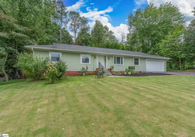 Photo 1 of Single family home for sale at 102 Ravensworth Rd, Taylors, SC 29687 | MLS# 1603266 | Listing updated on 2026-09-11