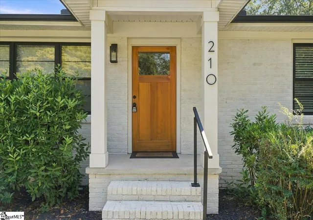 Photo 1 of Single family home for sale at 210 Woodfield Ave, Fountain Inn, SC 29644 | MLS# 1600220 | Listing updated on 2026-09-21