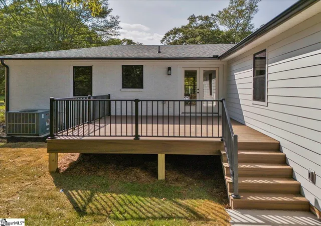 Photo 3 of Single family home for sale at 210 Woodfield Ave, Fountain Inn, SC 29644 | MLS# 1600220 | Listing updated on 2026-09-21