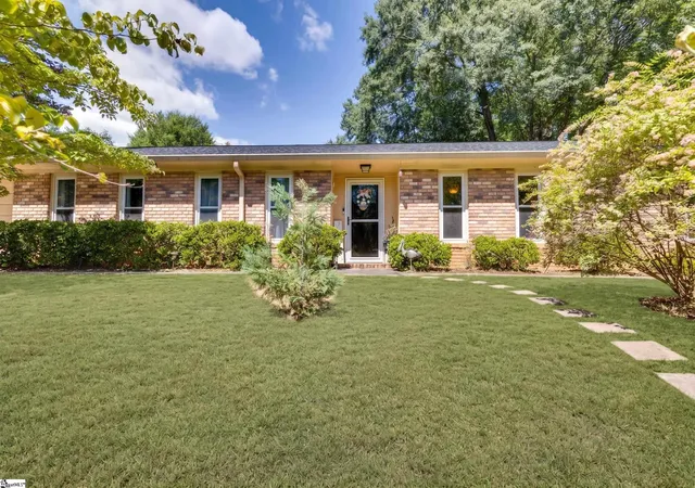 Photo 1 of Single family home for sale at 4 Kingsley Ct, Mauldin, SC 29662 | MLS# 1603357 | Listing updated on 2026-09-09