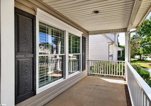 Photo 3 of Sale Pending at 222 Grimes Dr, Simpsonville, SC 29681 | MLS# 1603417 | Listing updated on 2026-10-05
