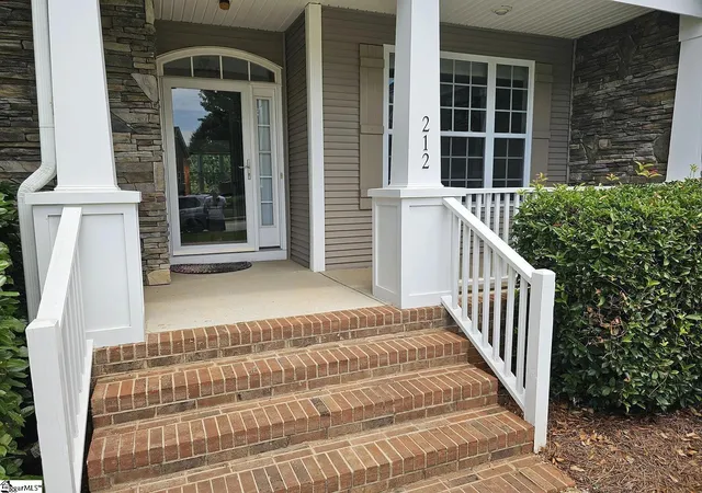 Photo 2 of Single family home for sale at 212 Medford Dr, Greer, SC 29650 | MLS# 1602837 | Listing updated on 2026-09-07