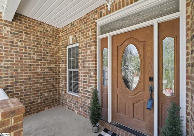 Photo 3 of Single family home for sale at 21 Brannons View Dr, Taylors, SC 29687 | MLS# 1595143 | Listing updated on 2026-09-12