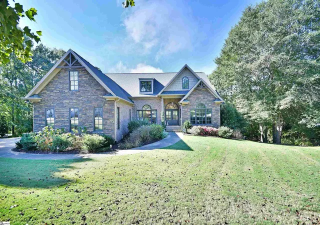 Photo 1 of Single family home for sale at 131 Reserve Dr, Piedmont, SC 29673 | MLS# 1605333 | Listing updated on 2026-10-12