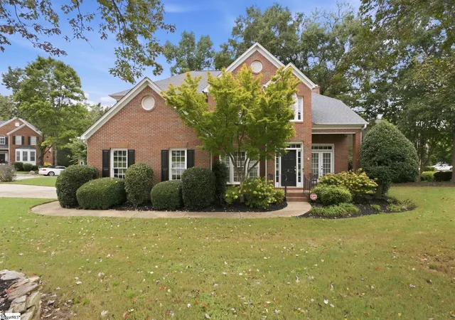 Photo 2 of Single family home for sale at 2 Mirramont Pl, Greer, SC 29650 | MLS# 1604774 | Listing updated on 2026-10-25