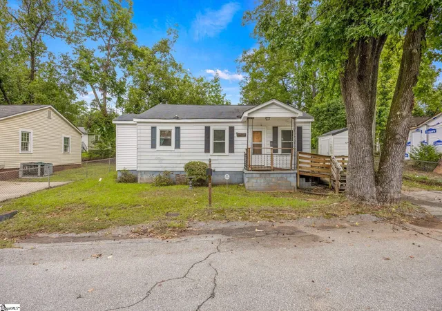 Photo 1 of Single family home for sale at 1002 Bowman Ave, Anderson, SC 29625 | MLS# 1604856 | Listing updated on 2026-09-25