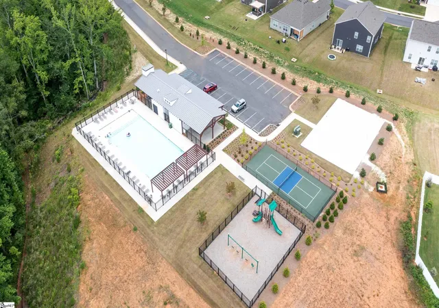 Photo 2 of Townhouse for sale at 402 Silicon Dr, Greenville, SC 29605 | MLS# 1604784 | Listing updated on 2026-10-23