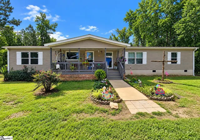 Manufactured home for sale at 801 Vern Cora Rd, Laurens, SC 29360 | MLS# 1604301