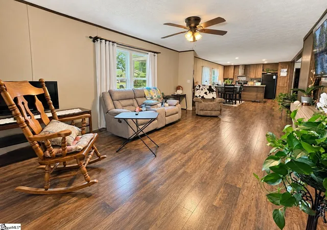 Photo 1 of Manufactured home for sale at 801 Vern Cora Rd, Laurens, SC 29360 | MLS# 1604301 | Listing updated on 2026-10-01