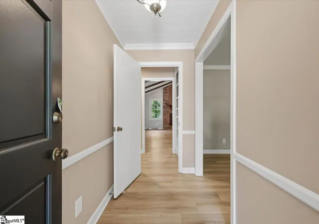 Photo 3 of Single family home for sale at 7 Norwich Dr, Greenville, SC 29609 | MLS# 1605552 | Listing updated on 2026-10-02