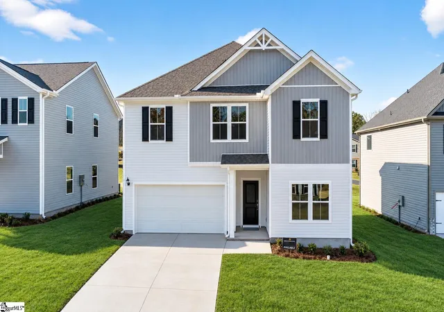 Photo 2 of Sale Pending at 206 Green Pasture Rd, Fountain Inn, SC 29644 | MLS# 1599526 | Listing updated on 2026-10-03