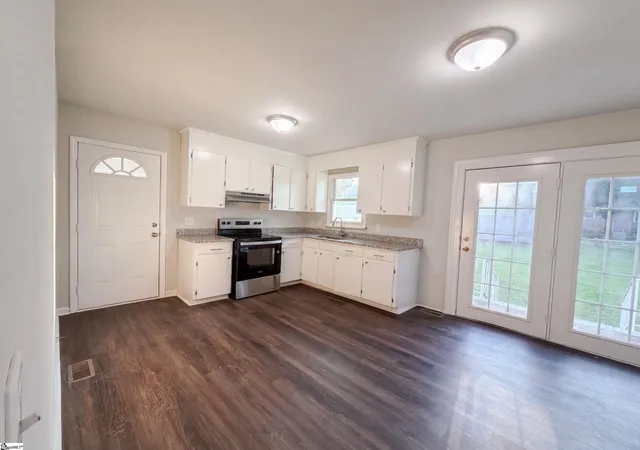 Photo 2 of Single family home for sale at 28 11th Street, Greer, SC 29651 | MLS# 1603138 | Listing updated on 2026-09-07