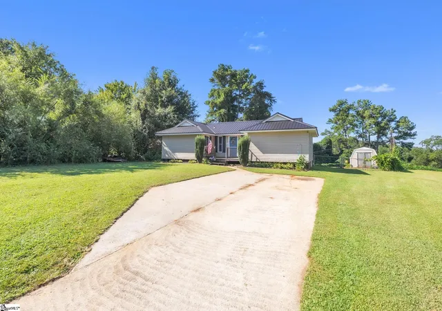 Photo 1 of Single family home for sale at 306 Westchester Rd, Easley, SC 29640 | MLS# 1603492 | Listing updated on 2026-09-10