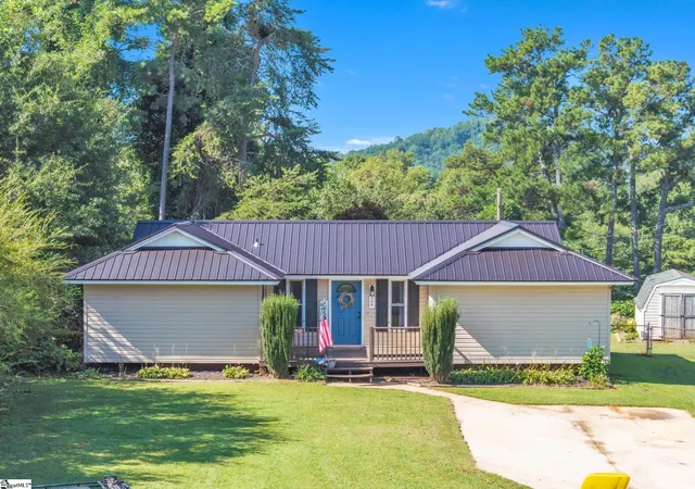 Photo 2 of Single family home for sale at 306 Westchester Rd, Easley, SC 29640 | MLS# 1603492 | Listing updated on 2026-09-10