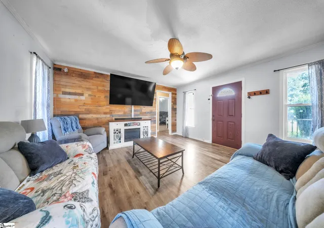 Photo 2 of Single family home for sale at 306 Westchester Rd, Easley, SC 29640 | MLS# 1603492 | Listing updated on 2026-09-10