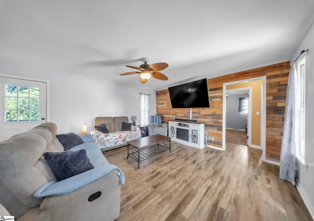 Photo 4 of Single family home for sale at 306 Westchester Rd, Easley, SC 29640 | MLS# 1603492 | Listing updated on 2026-09-10