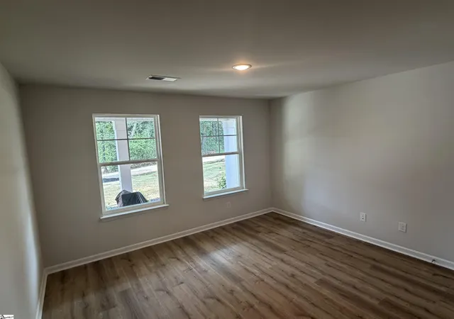 Photo 2 of Single family home for sale at 100 Huff Dr, Greenville, SC 29611 | MLS# 1602636 | Listing updated on 2026-09-01
