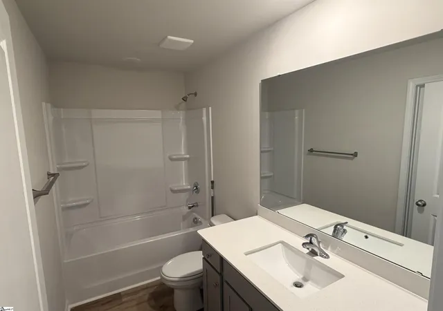 Photo 3 of Single family home for sale at 100 Huff Dr, Greenville, SC 29611 | MLS# 1602636 | Listing updated on 2026-09-01