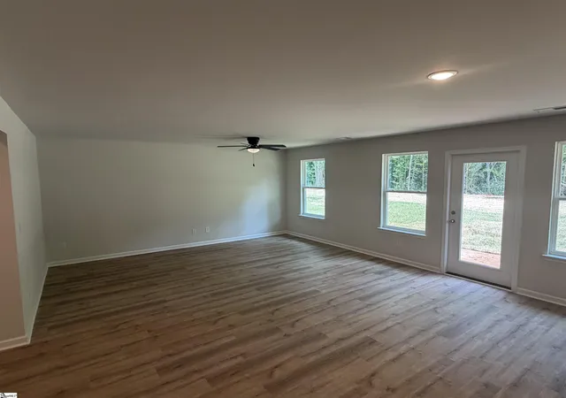 Photo 3 of Single family home for sale at 100 Huff Dr, Greenville, SC 29611 | MLS# 1602636 | Listing updated on 2026-09-01