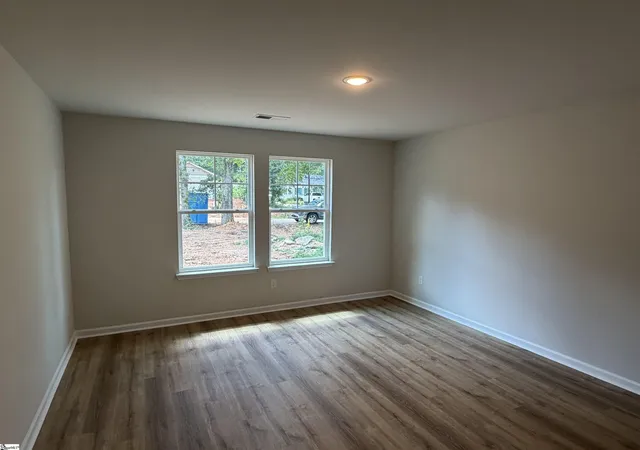 Photo 2 of Single family home for sale at 113 Barwood Cir, Greenville, SC 29611 | MLS# 1603296 | Listing updated on 2026-10-05
