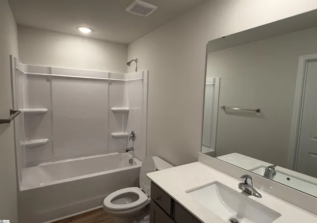 Photo 3 of Single family home for sale at 113 Barwood Cir, Greenville, SC 29611 | MLS# 1603296 | Listing updated on 2026-10-05