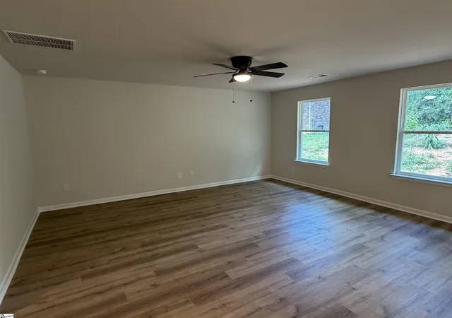 Photo 3 of Single family home for sale at 113 Barwood Cir, Greenville, SC 29611 | MLS# 1603296 | Listing updated on 2026-10-05