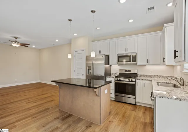 Photo 2 of Townhouse for sale at 324 Hollenbeck Pl, Greenville, SC 29607 | MLS# 1603008 | Listing updated on 2026-09-09