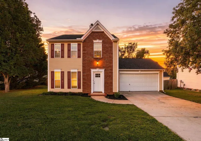 Photo 1 of Single family home for sale at 15 Crossview Dr, Simpsonville, SC 29680 | MLS# 1596085 | Listing updated on 2026-10-09