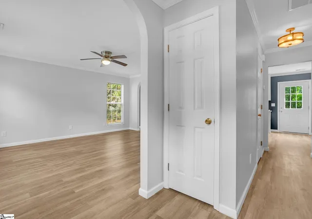 Photo 3 of Single family home for sale at 15 Crossview Dr, Simpsonville, SC 29680 | MLS# 1596085 | Listing updated on 2026-09-04
