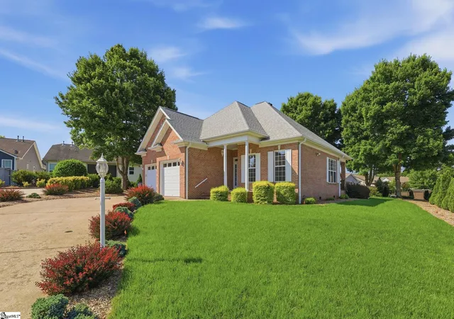 Single family home for sale at 404 Gallop Ct, Greenville, SC 29617 | MLS# 1603936