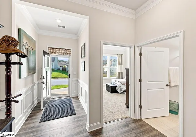 Photo 2 of Single family home for sale at 516 Raleighwood Ln, Simpsonville, SC 29681 | MLS# 1602768 | Listing updated on 2026-09-17