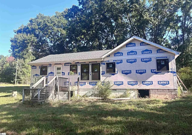 Photo 2 of Single family home for sale at 7815 W 76 Highway, Laurens, SC 29360 | MLS# 1604120 | Listing updated on 2026-09-25