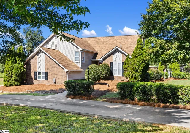 Photo 1 of Single family home for sale at 102 Chestnut Hl, Laurens, SC 29360 | MLS# 1603428 | Listing updated on 2026-09-11