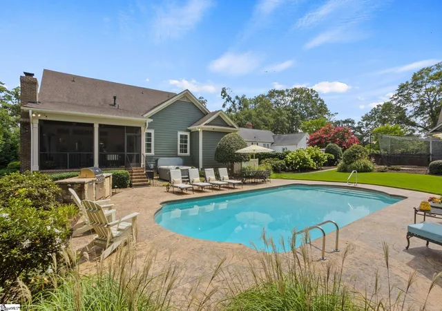 Photo 2 of Single family home for sale at 16 Willow Springs Dr, Greenville, SC 29607 | MLS# 1601486 | Listing updated on 2026-10-11